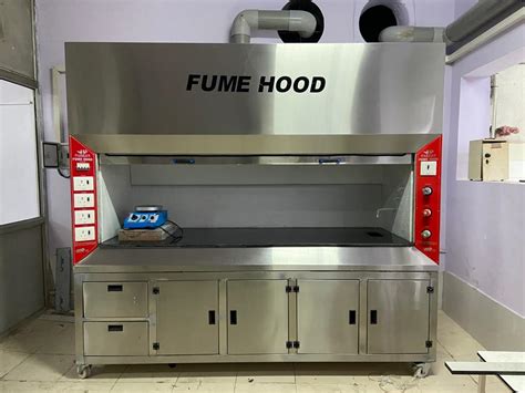 fume hood manufacturers